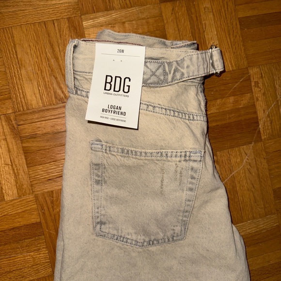 BDG Logan Boyfriend Barrel Jeans - light grey - 26 Brand new with tags - Picture 8 of 12